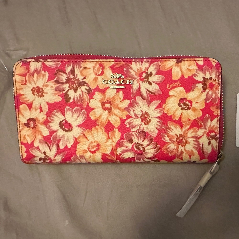 Coach Zip Wallet - Vintage Daisy Script